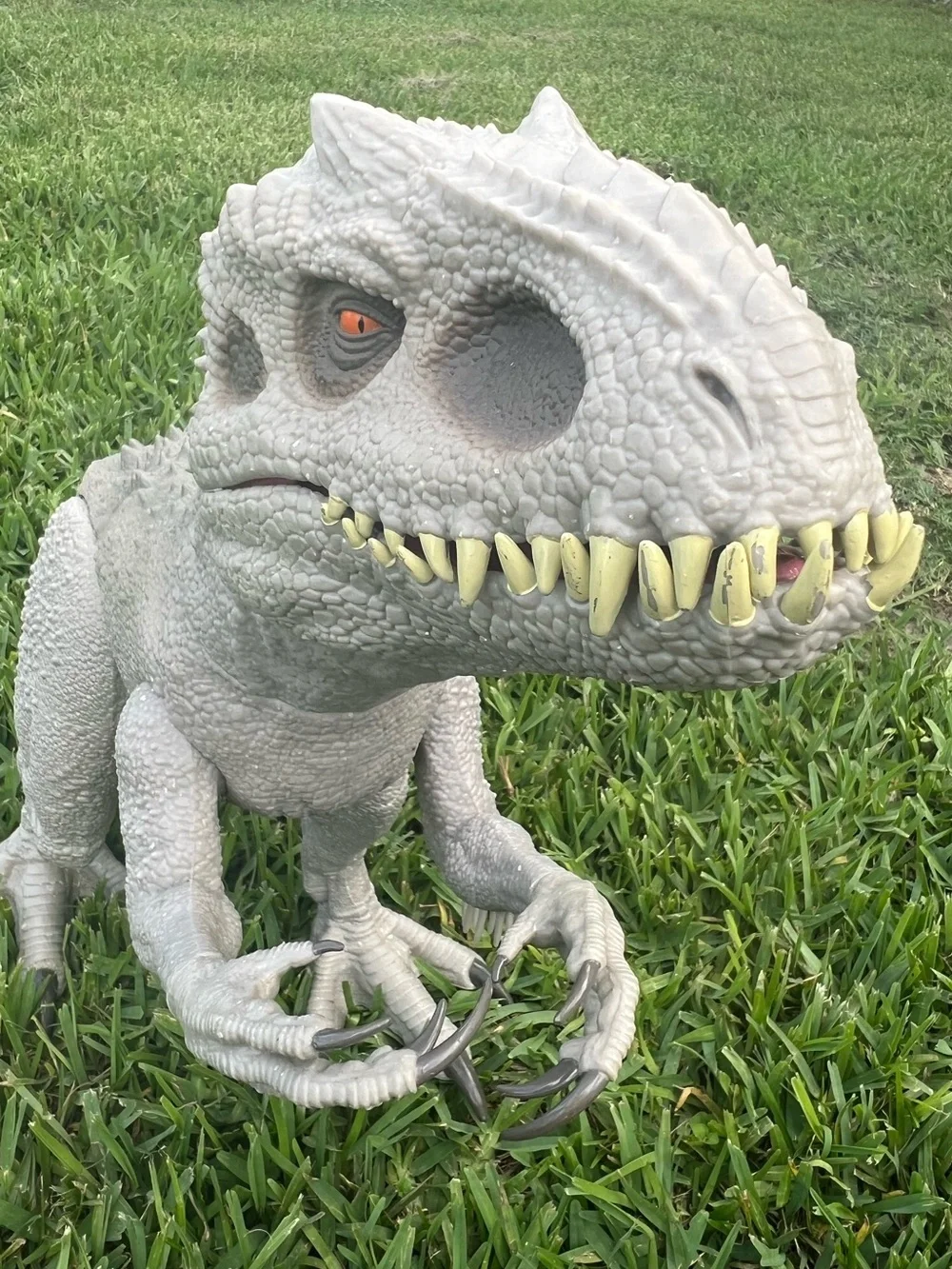 Jurassic World Camp Cretaceous Super Colossal Indominus Rex Action Figure 38”